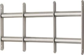 Metallplatten und Gitter dienen als besonders starken Einbruchschutz, aber auch nur dann wenn er professionell montiert wird. Fachgerechter Einbau vom Schlüsseldienst Teltow